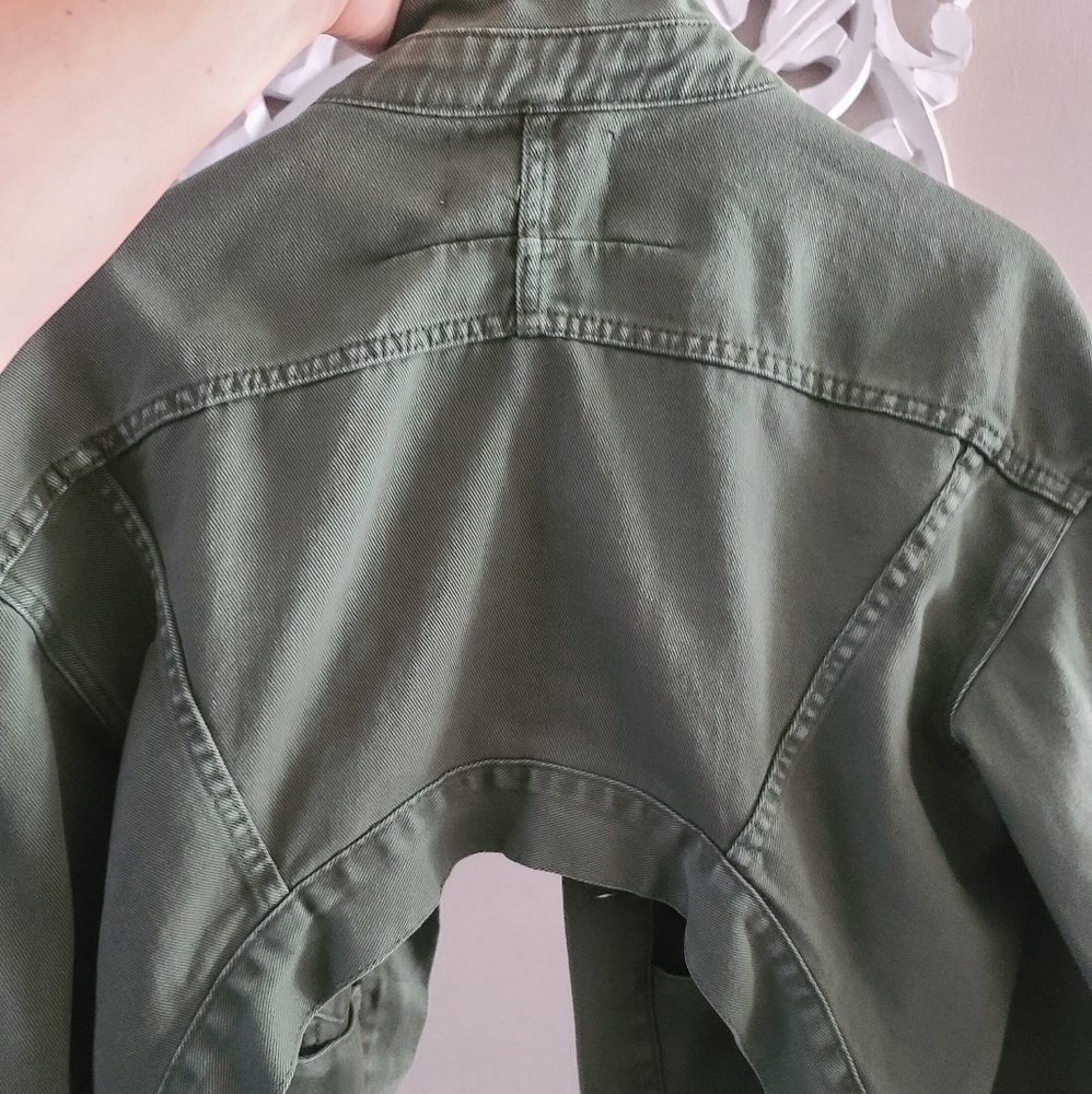 Cropped Jean Jacket - Picture 5 of 8